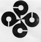 島根しまね（由来）「マ」の字を４つ雲形にし、四つ組み合わせて「シマ」というわけだそうです。①松江（まつえ）②ボタン③オオハクチョウ④クロマツ