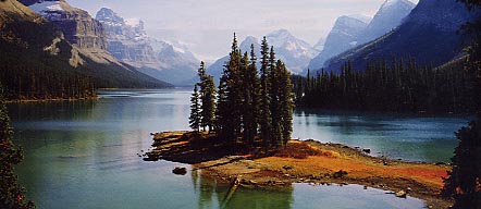 風光明媚なカナダ・アルバータ州