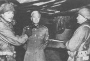 ドイツ将校を捕らえる