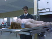 謎の女は死んでいた