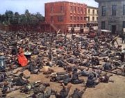 駅前広場は負傷兵の山だった