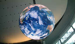 シンボルの液晶地球儀