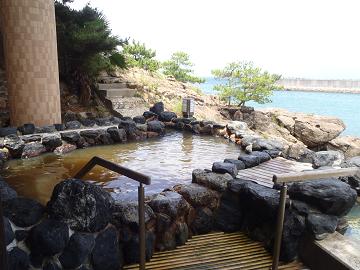 古茂江源泉の1階露天風呂の写真