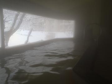 榛名湖が一望できる浴室の写真